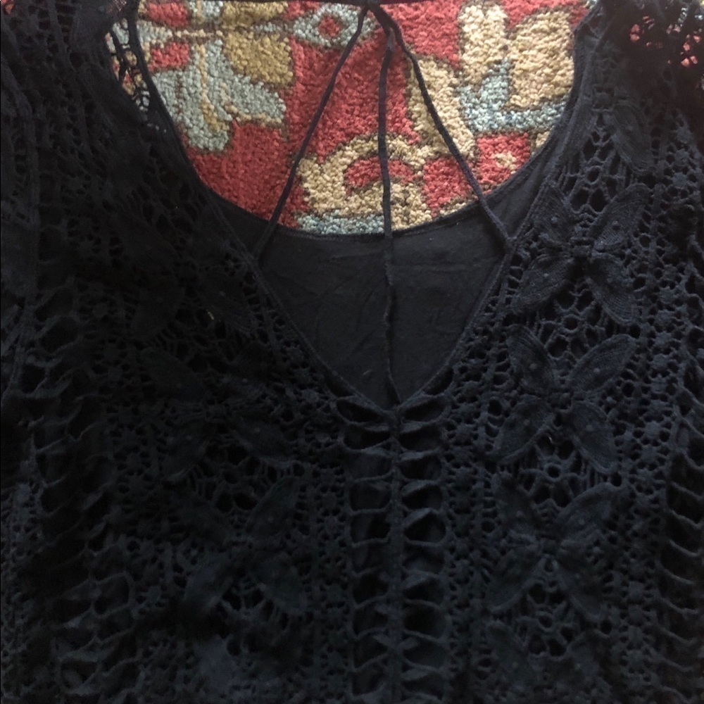 Women’s cropped lace top with open back - Picture 5 of 5